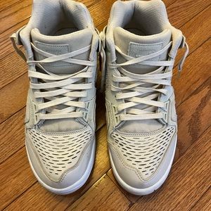 Nike Air Tech Challenge II Laser size 7.5